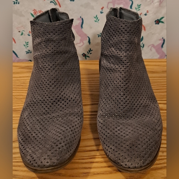 Crown Vintage Rumble Grey Suede Boho Indie Neutral Casual Ankle Boot Shoe SZ 9M - Picture 2 of 9